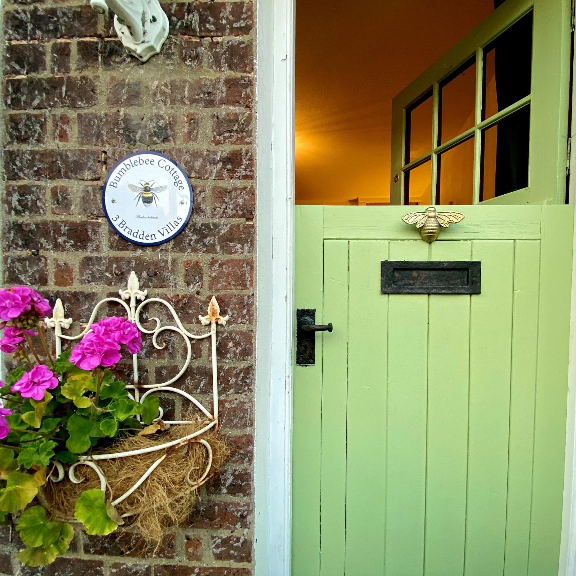 Bumblebee Cottage - Cosy Cottage In Area Of Outstanding Natural Beauty Hemel Hempstead Exteriér fotografie